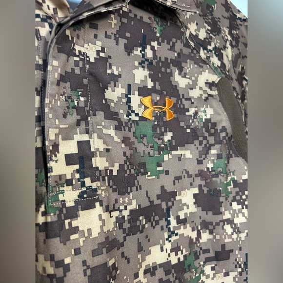 Medium Under Armour Long Sleeve Camo Hunting Shirt, Size Small Fits Loose Medium - Picture 3 of 10